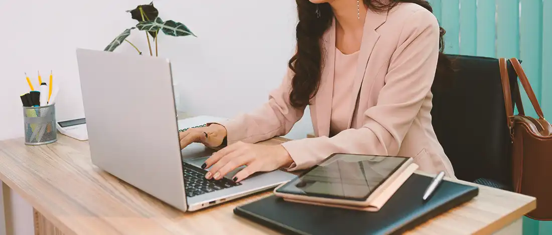 Venture Smarter | How to Look Up an LLC in Missouri? (A Complete Guide) A woman looking up an LLC in Missouri