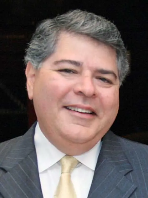 Venture Smarter | About Us LJV Headshot