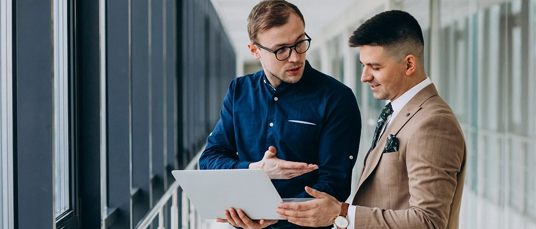 Venture Smarter | Registered Agent vs Manager (Exploring Key Differences) Registered agent and manager working together