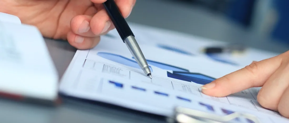 Venture Smarter | Iowa LLC Operating Agreement + Free Template Pointing at Iowa LLC operating agreement