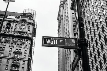 sign_pointing_to_the_wall_street